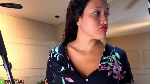 arielblossom____ online show from 02/02/26, 11:42