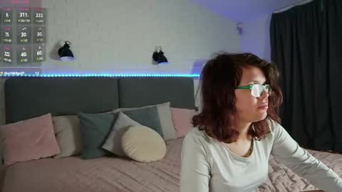 Snapshot of ariell_mini chatting on 05/30/26, 06:21 Ariell Mini online show from 05/30/26, 06:21