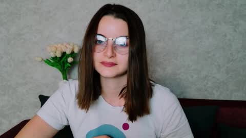 Snapshot of arielstonks_lovee chatting on 09/19/25, 03:02 arielstonks_lovee online show from 09/19/25, 03:02