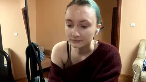 Snapshot of arieluthe chatting on 11/07/25, 03:23 I am Anny ntmu Lets hit 10 Thumbs Up together online show from 11/07/25, 03:23