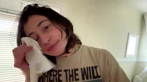 ariel  colin when hes here online show from 11/25/25, 07:58