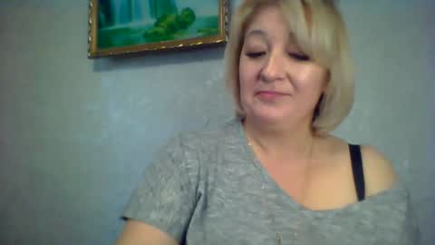 ArielXLoveresss online show from 10/31/25, 08:37