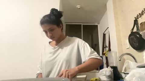 Snapshot of aries_plays chatting on 11/10/25, 11:59 aries_plays online show from 11/10/25, 11:59