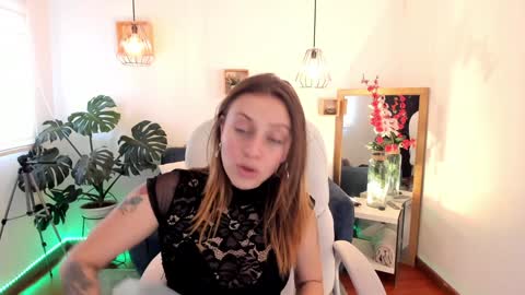 Snapshot of arii_1010_ chatting on 12/07/24, 07:54 Ari online show from 12/07/24, 07:54