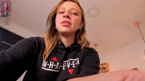 Snapshot of arii_1010_ chatting on 02/23/25, 01:46 Ari online show from 02/23/25, 01:46