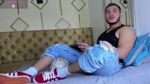 Ariies13 online show from 09/19/25, 07:58