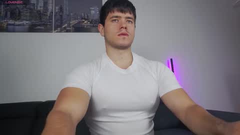 Snapshot of arilass chatting on 11/28/25, 07:22 A n g e l f r o m H e l l online show from 11/28/25, 07:22