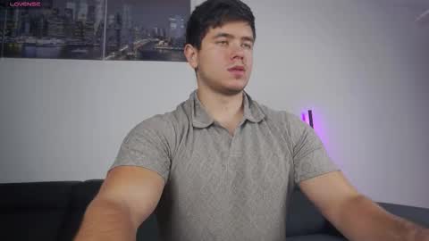 Snapshot of arilass chatting on 11/29/25, 07:11 A n g e l f r o m H e l l online show from 11/29/25, 07:11