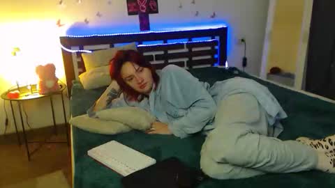 Snapshot of arinawinss chatting on 11/08/25, 01:06 Ari online show from 11/08/25, 01:06