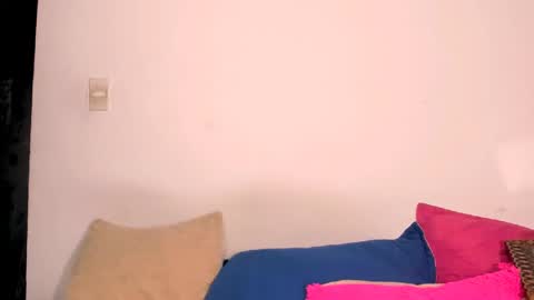 Snapshot of arisha_fox chatting on 01/08/25, 03:29 Erik online show from 01/08/25, 03:29