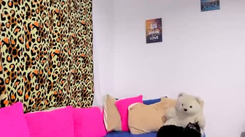 Snapshot of arisha_fox chatting on 03/02/25, 11:20 Erik online show from 03/02/25, 11:20