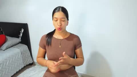 aristena_01 online show from 11/25/25, 11:05