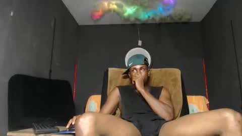 Snapshot of arley252 chatting on 11/27/25, 02:24 arley252 online show from 11/27/25, 02:24