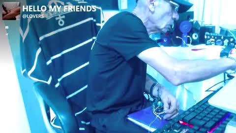 Snapshot of armaduradeacero chatting on 09/14/25, 07:51 armaduradeacero online show from 09/14/25, 07:51