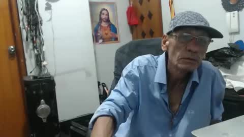 Snapshot of armaduradeacero chatting on 12/01/25, 07:35 armaduradeacero online show from 12/01/25, 07:35