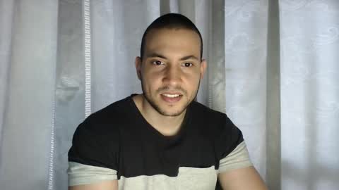 Snapshot of armando_2002 chatting on 10/15/25, 04:40 ARMANDO online show from 10/15/25, 04:40