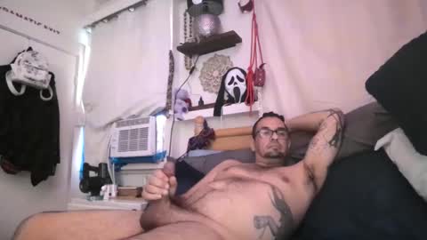 Snapshot of armstrong1718 chatting on 12/22/24, 03:44 armstrong1718 online show from 12/22/24, 03:44