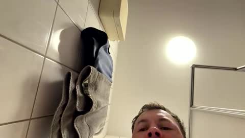 armyskater32 online show from 04/12/26, 08:19