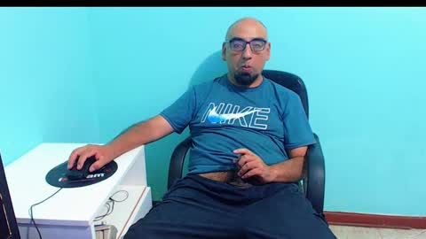 arnelux72 online show from 02/09/25, 05:19