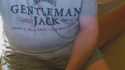 Snapshot of arnie12 chatting on 10/19/25, 11:00 Arnie online show from 10/19/25, 11:00