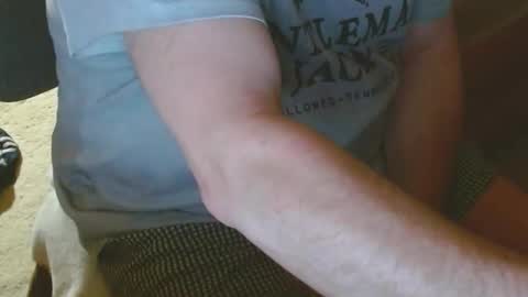 Snapshot of arnie12 chatting on 10/25/25, 12:13 Arnie online show from 10/25/25, 12:13