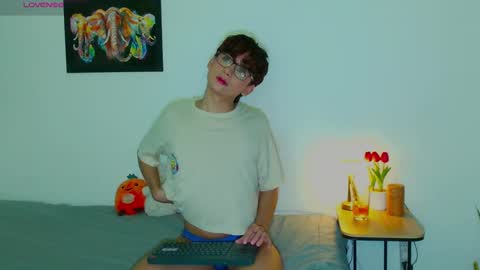 Arnold online show from 09/25/25, 04:27