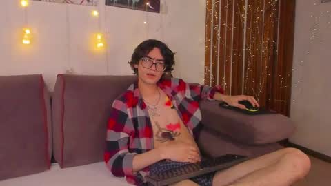 Arnold online show from 12/25/24, 10:05