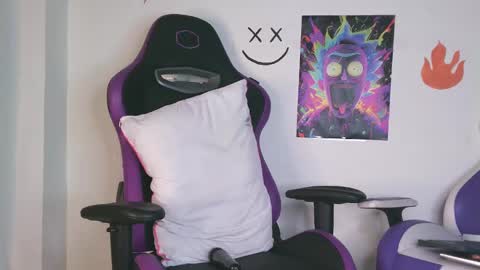 Snapshot of aron739_ chatting on 03/09/25, 01:37 Aron online show from 03/09/25, 01:37