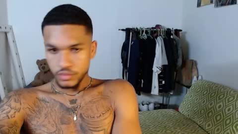 Snapshot of aron_7 chatting on 12/22/24, 07:22 aron_7 online show from 12/22/24, 07:22