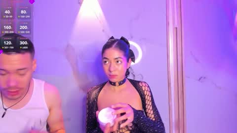 Snapshot of aron_and_molly chatting on 11/23/25, 12:16 aron and molly online show from 11/23/25, 12:16