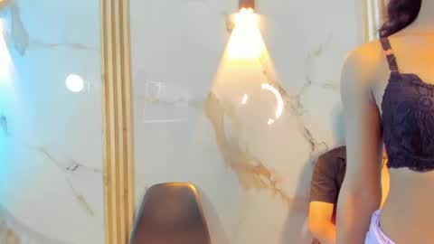 Snapshot of aron_and_molly chatting on 11/30/25, 11:58 aron and molly online show from 11/30/25, 11:58