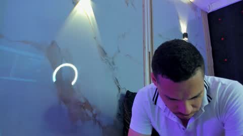 Snapshot of aron_and_molly chatting on 01/15/26, 12:10 aron and molly online show from 01/15/26, 12:10