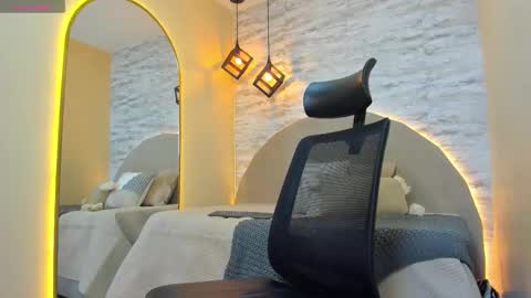 ARON BOLT online show from 11/08/25, 01:06