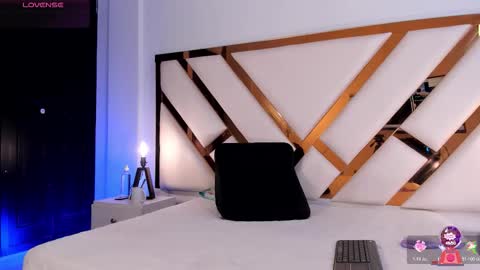 Aron cruz  online show from 03/05/26, 01:40