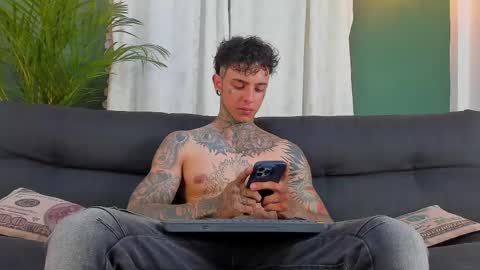 Snapshot of aron_ford chatting on 05/03/26, 01:00 Aron ford online show from 05/03/26, 01:00