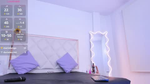 Snapshot of aron_tay chatting on 12/13/24, 07:15  your aron  online show from 12/13/24, 07:15