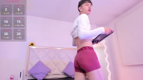 Snapshot of aron_tay chatting on 12/22/24, 03:55  your aron  online show from 12/22/24, 03:55