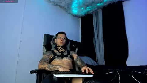 Snapshot of arondark chatting on 07/17/26, 12:39 DarkMaster online show from 07/17/26, 12:39