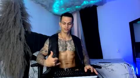 Snapshot of arondark chatting on 07/19/26, 10:46 DarkMaster online show from 07/19/26, 10:46