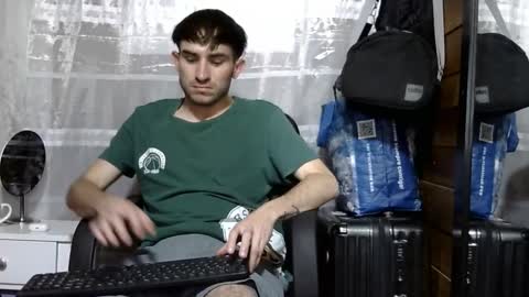 Aron G Franco online show from 09/30/25, 04:28