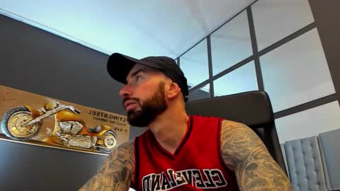 AronGrant online show from 11/25/25, 09:42