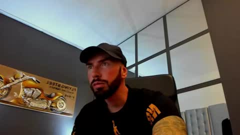 Snapshot of arongrant chatting on 07/11/26, 10:29 AronGrant online show from 07/11/26, 10:29