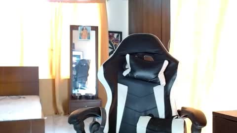 aronmiller online show from 12/22/25, 03:31