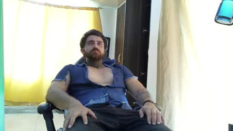 Snapshot of aronmiller404 chatting on 05/31/26, 03:41 aronmiller online show from 05/31/26, 03:41