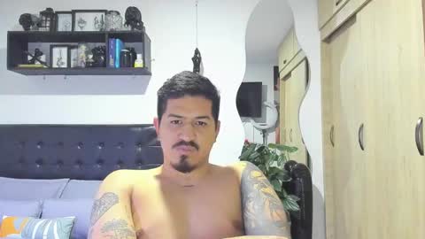 ARON  Independent model  online show from 10/24/25, 02:41