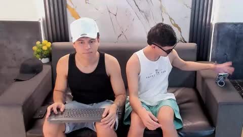 Aroon   online show from 04/13/26, 03:56