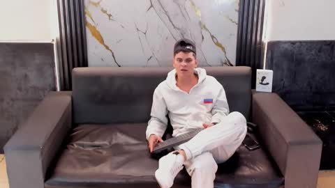 Aroon   online show from 05/15/26, 03:57