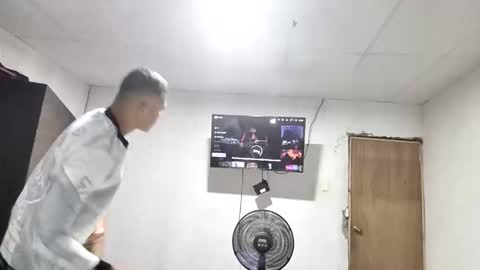 Snapshot of arrecho447648 chatting on 11/13/25, 03:16 arrecho447648 online show from 11/13/25, 03:16