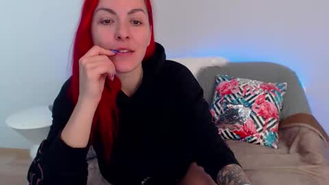 arri_ella online show from 11/20/25, 01:39