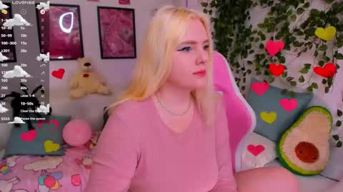 art_lovee_ online show from 02/25/26, 02:10